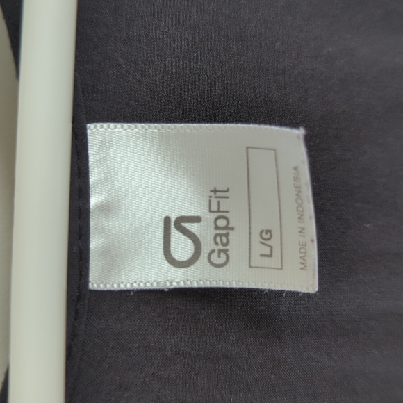 Gap fit sleeveless top, large - Picture 3 of 5